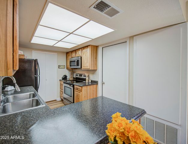 90 LEISURE WORLD --, Mesa, AZ 85206