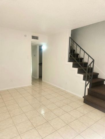 6828 Brentwood Stair Road, Fort Worth, TX 76112