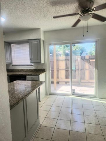 6828 Brentwood Stair Road, Fort Worth, TX 76112
