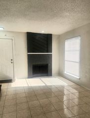 6828 Brentwood Stair Road, Fort Worth, TX 76112