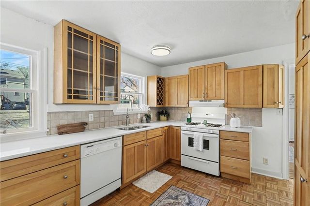 7234 Baltimore Street, Kansas City, MO 64114