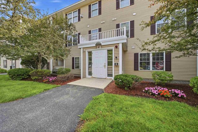 6 Crestview Cir Unit 138, Londonderry, NH 03053