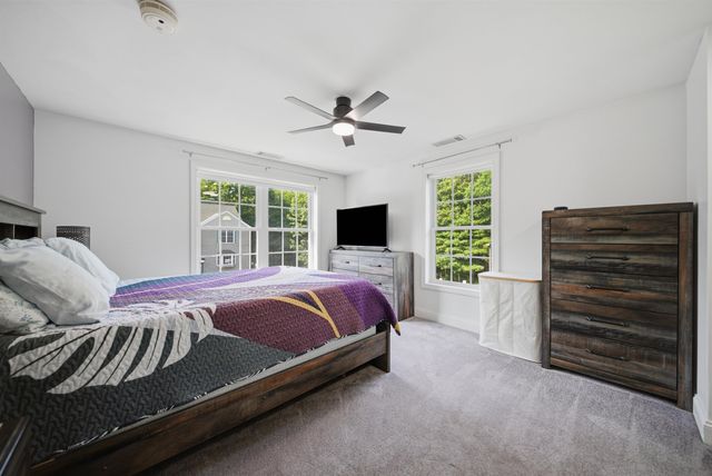 6 Crestview Cir Unit 138, Londonderry, NH 03053