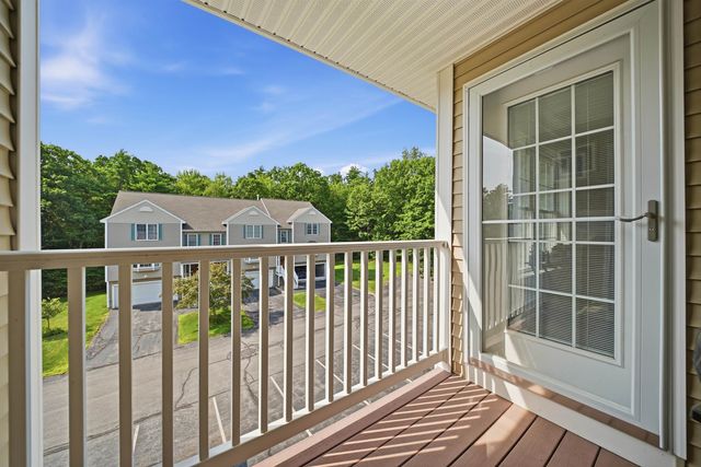 6 Crestview Cir Unit 138, Londonderry, NH 03053