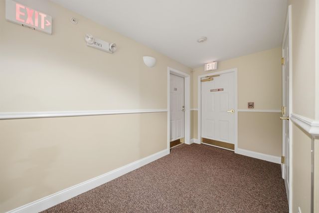 6 Crestview Cir Unit 138, Londonderry, NH 03053