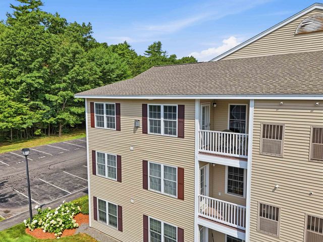 6 Crestview Cir Unit 138, Londonderry, NH 03053