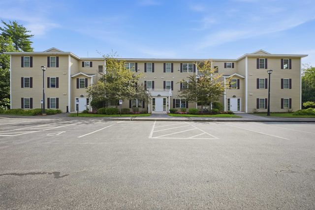6 Crestview Cir Unit 138, Londonderry, NH 03053