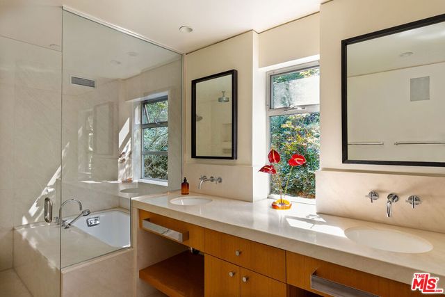1625 N Crescent Heights Boulevard, Los Angeles, CA 90069