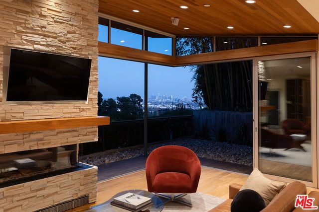 1625 N Crescent Heights Boulevard, Los Angeles, CA 90069