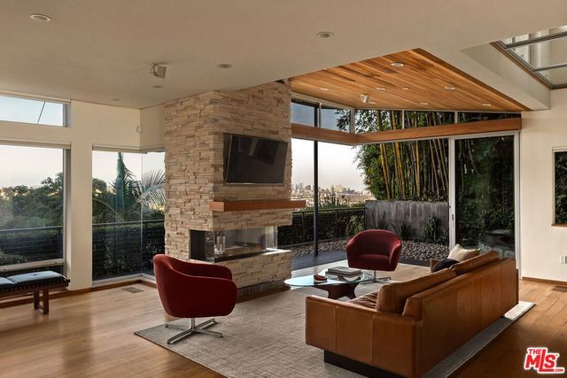 1625 N Crescent Heights Boulevard, Los Angeles, CA 90069