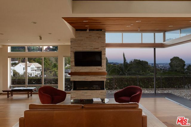 1625 N Crescent Heights Boulevard, Los Angeles, CA 90069
