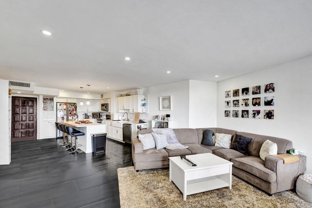 3800 N Hills Drive 301, Hollywood, FL 33021