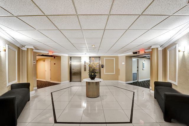 3800 N Hills Drive 301, Hollywood, FL 33021