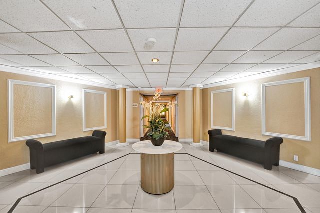 3800 N Hills Drive 301, Hollywood, FL 33021