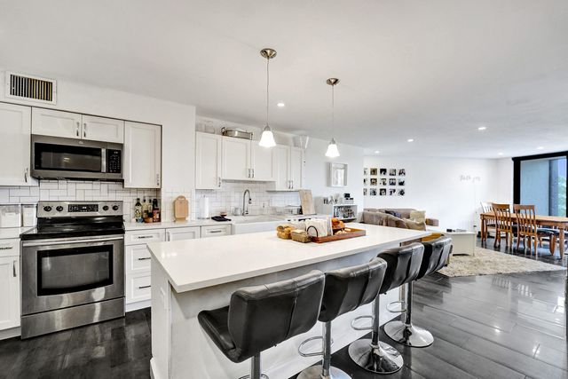 3800 N Hills Drive 301, Hollywood, FL 33021