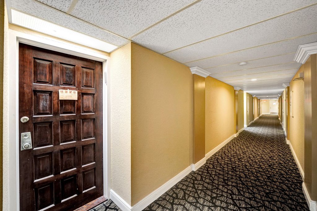 3800 N Hills Drive 301, Hollywood, FL 33021