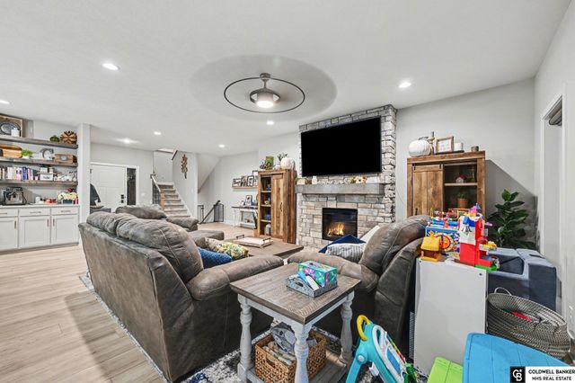 11915 S 109th Street, Papillion, NE 68046