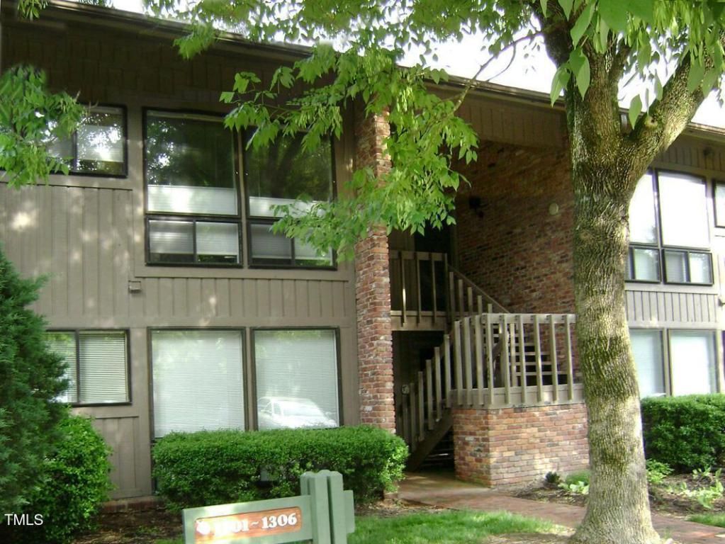 1305 Oak Tree Drive, Chapel Hill, NC 27517