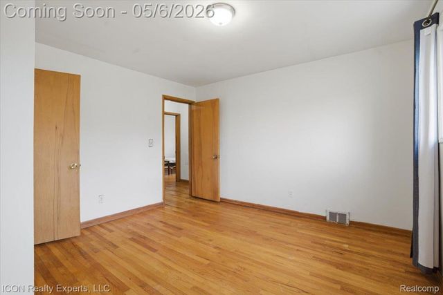 31212 Saratoga Avenue, Warren, MI 48093