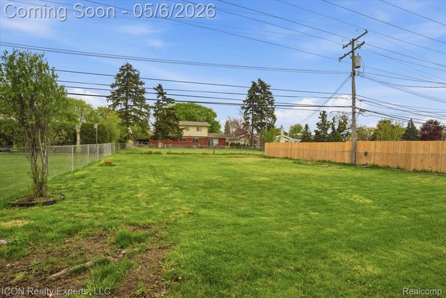 31212 Saratoga Avenue, Warren, MI 48093