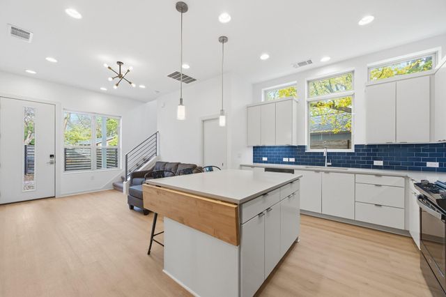 2811 Garwood St, Austin, TX 78702