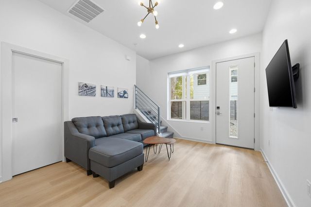 2811 Garwood St, Austin, TX 78702