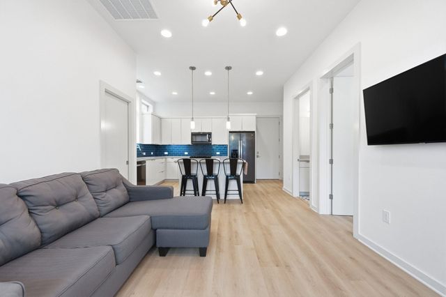 2811 Garwood St, Austin, TX 78702