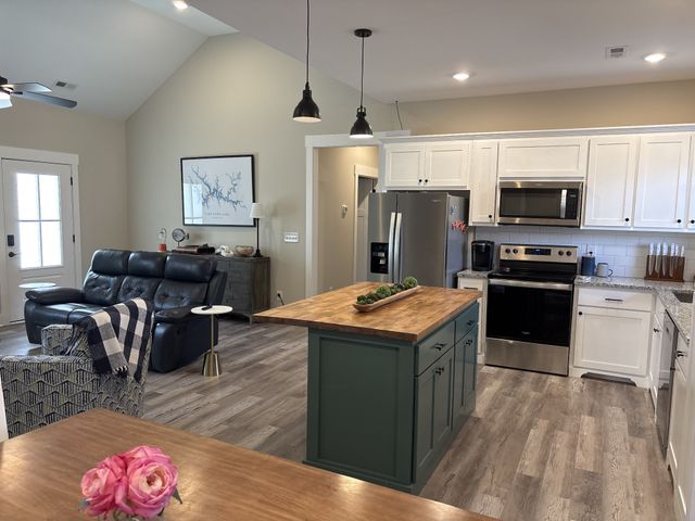 763 Hasty Ln, Estill Springs, TN 37330