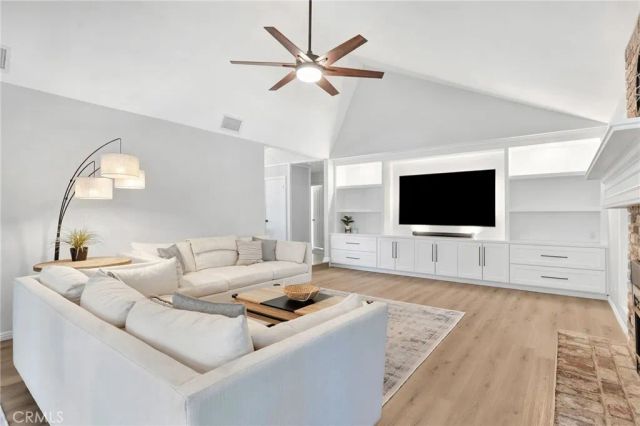 7495 N Flora Avenue, Fresno, CA 93720