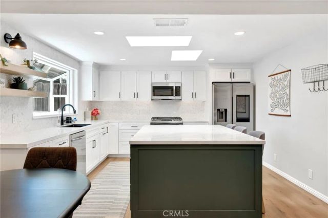 7495 N Flora Avenue, Fresno, CA 93720