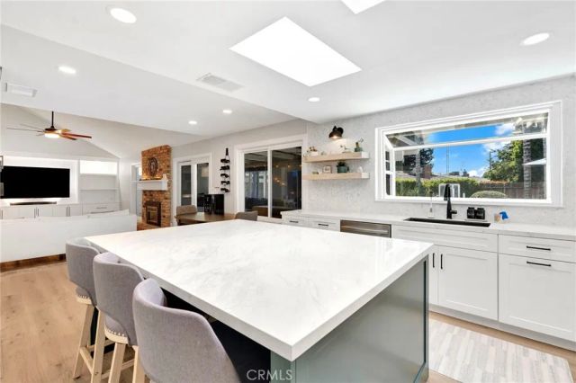 7495 N Flora Avenue, Fresno, CA 93720
