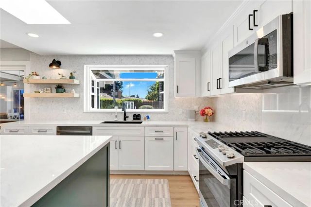 7495 N Flora Avenue, Fresno, CA 93720