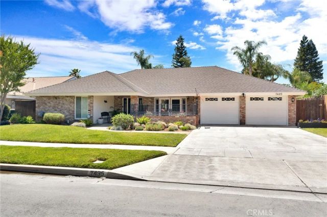 7495 N Flora Avenue, Fresno, CA 93720