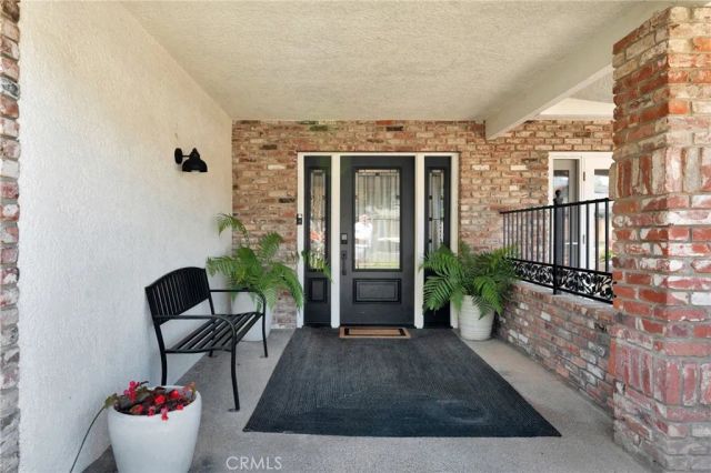 7495 N Flora Avenue, Fresno, CA 93720