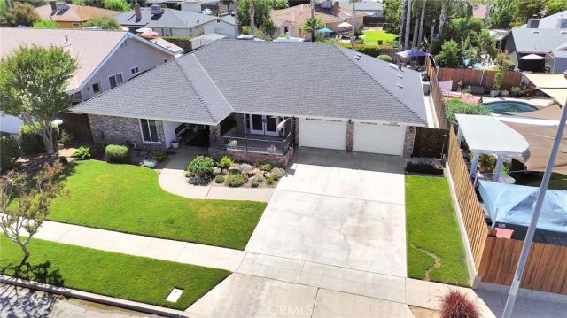 7495 N Flora Avenue, Fresno, CA 93720