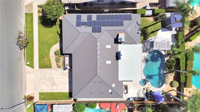 7495 N Flora Avenue, Fresno, CA 93720