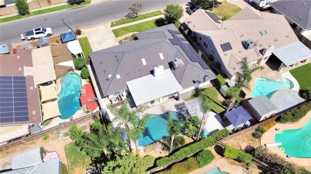 7495 N Flora Avenue, Fresno, CA 93720