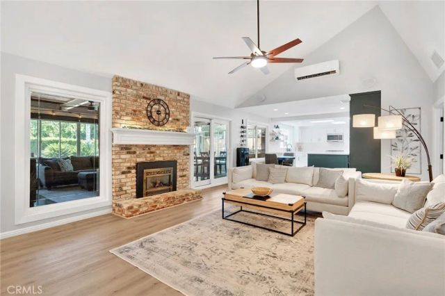 7495 N Flora Avenue, Fresno, CA 93720