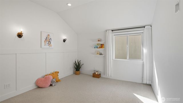 4527 W Raye Street, Seattle, WA 98199