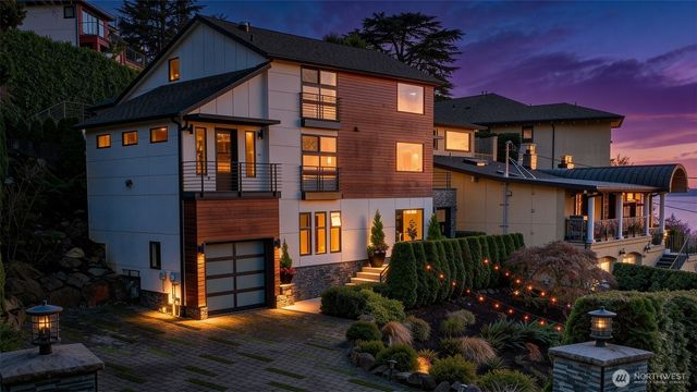 4527 W Raye Street, Seattle, WA 98199