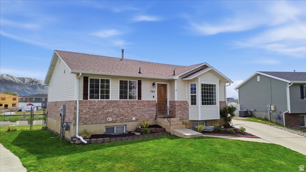 Image 3 of property listing at 785 S 460 W, Tremonton, UT 84337