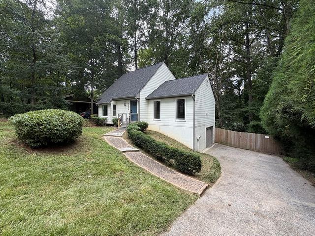 1394 Natchez Trace SW, Marietta, GA 30008