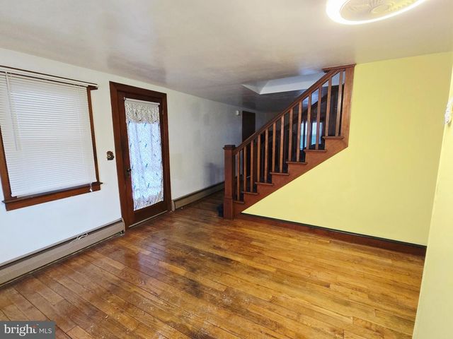 2432 PINE ST, Rock Glen, PA 18246