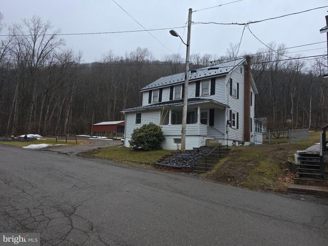 2432 PINE ST, Rock Glen, PA 18246