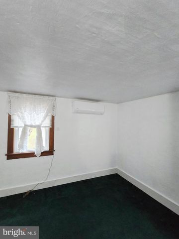 2432 PINE ST, Rock Glen, PA 18246