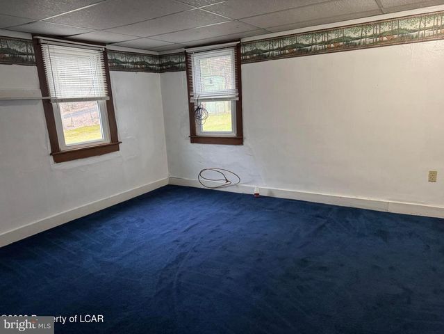 2432 PINE ST, Rock Glen, PA 18246