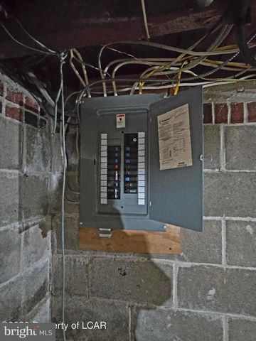 2432 PINE ST, Rock Glen, PA 18246