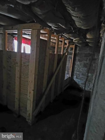 2432 PINE ST, Rock Glen, PA 18246