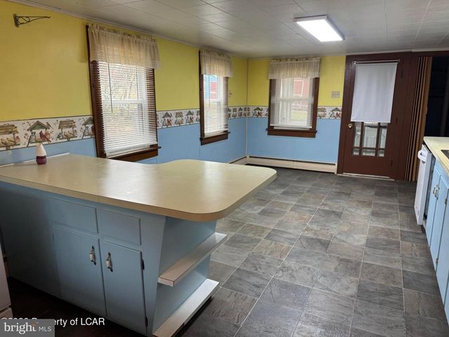 2432 PINE ST, Rock Glen, PA 18246