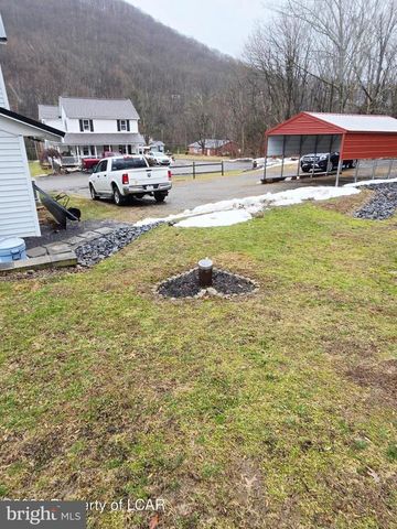 2432 PINE ST, Rock Glen, PA 18246